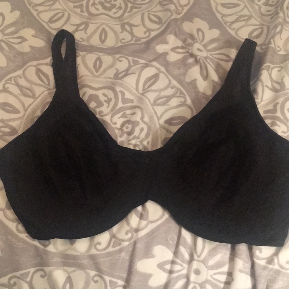 New never worn black 32DD Bali bra